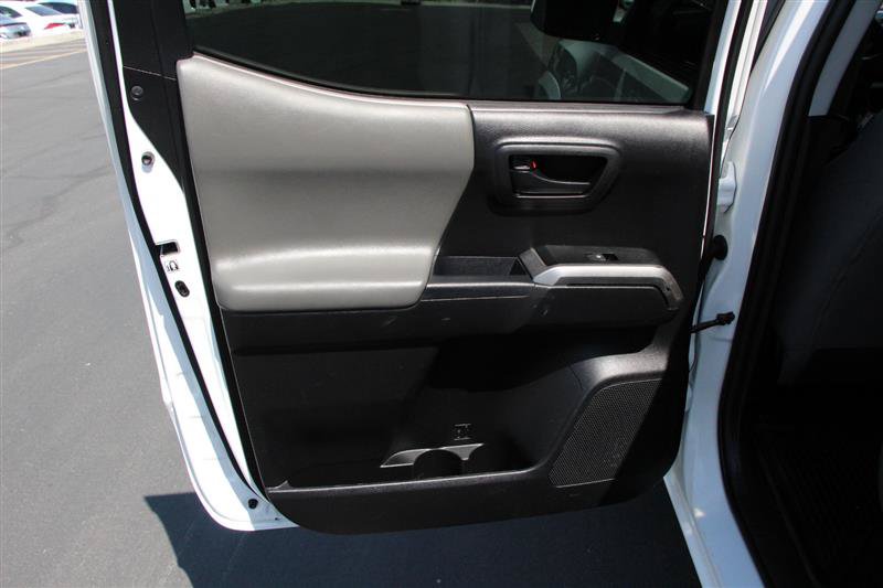 Used 2019 Toyota Tacoma SR5 AWD/4WD image 15