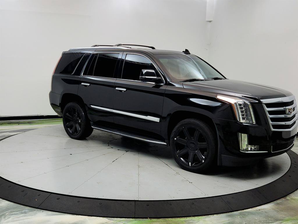 Used 2019 Cadillac Escalade Luxury AWD/4WD image 3