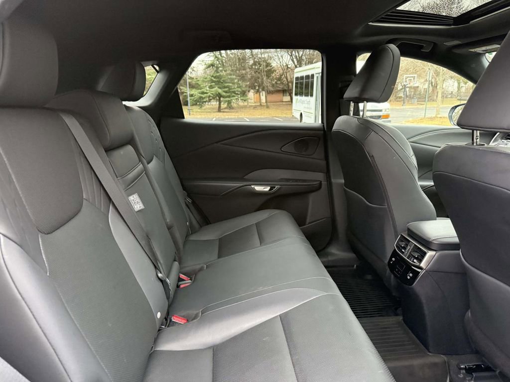 Used 2023 Lexus RX 350 Premium image 17