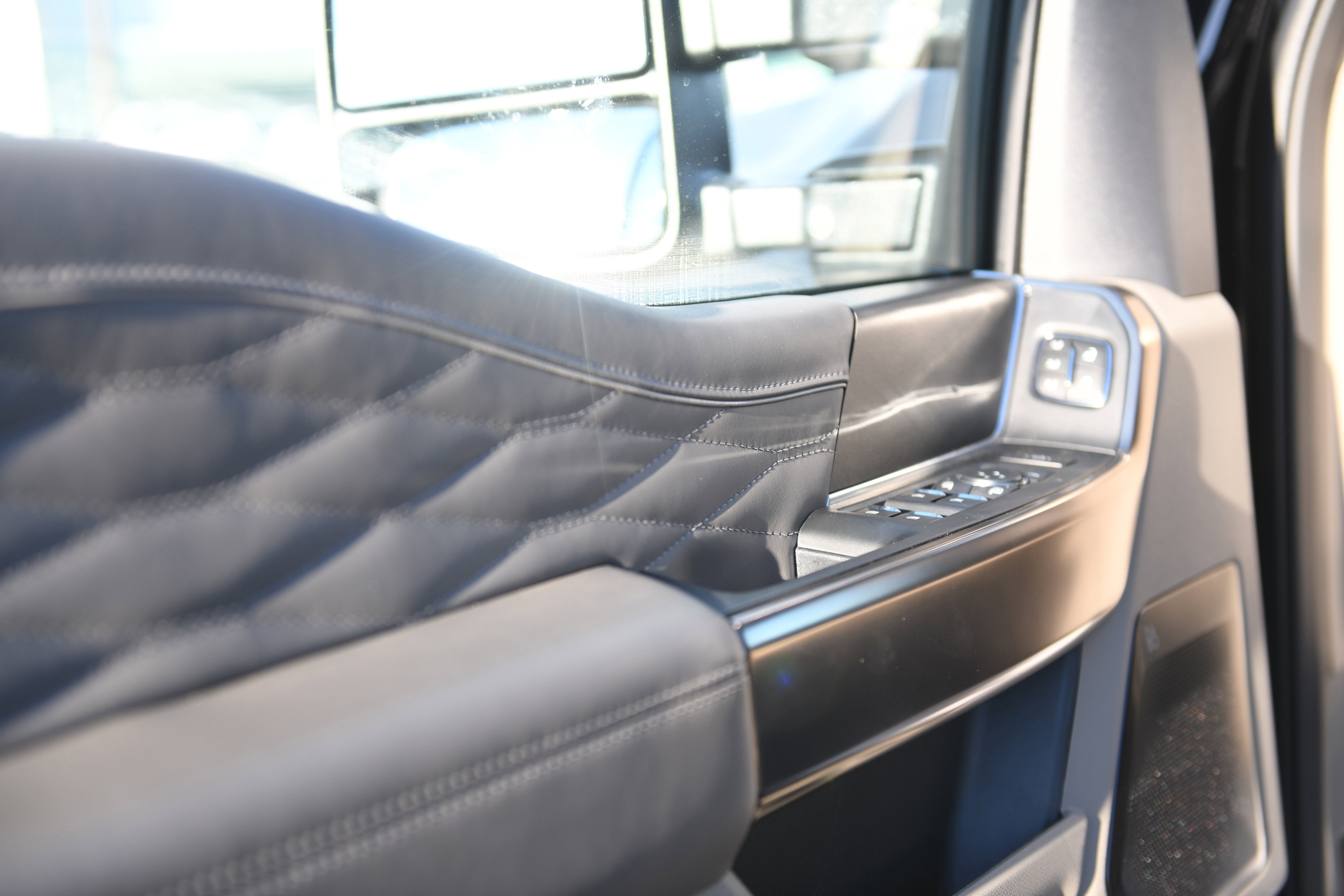 New 2026 Ford F250 Platinum w/ Platinum Plus Package image 21