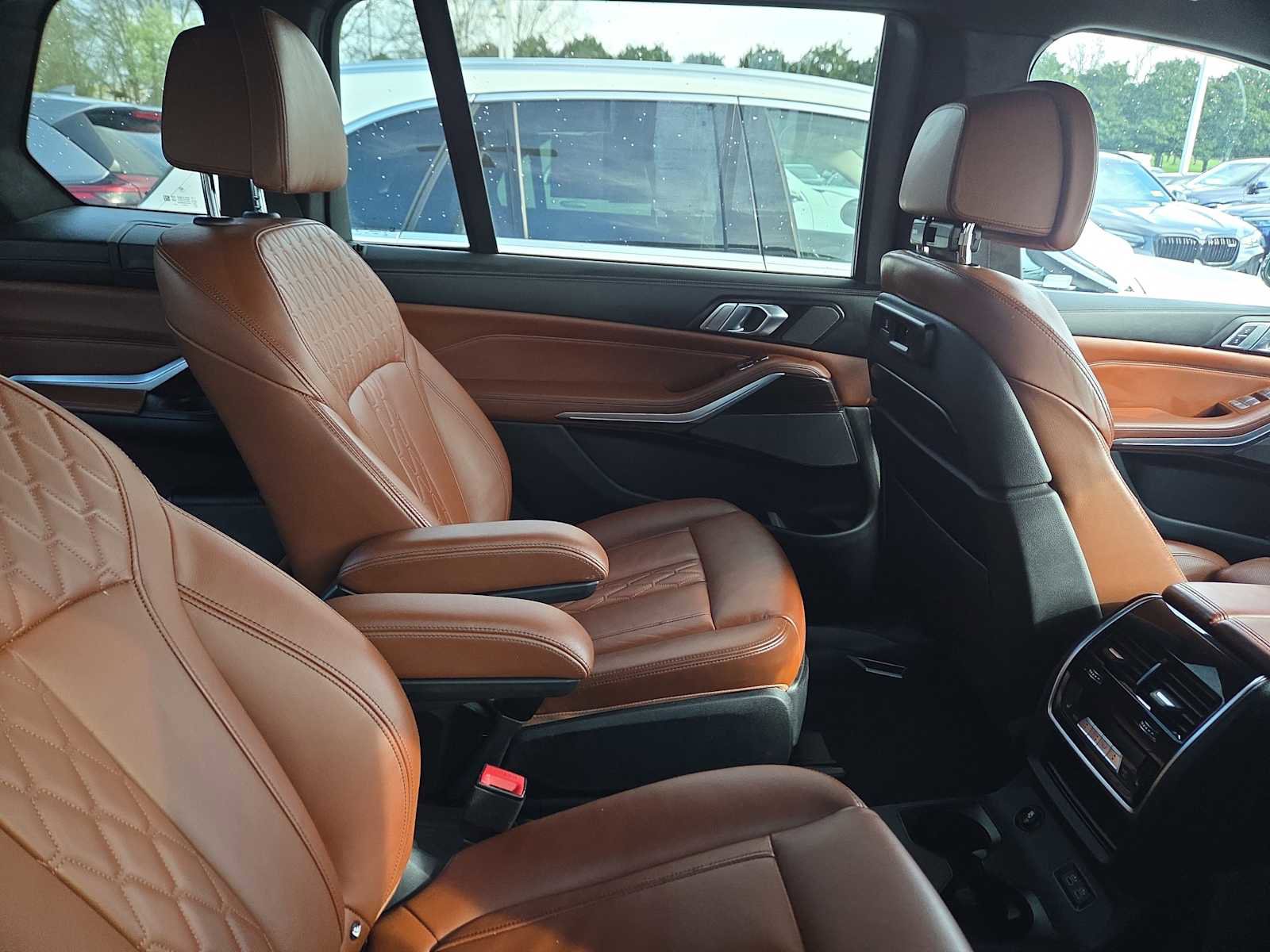 Used 2020 BMW X7 M50i w/ Dynamic Handling Package image 11