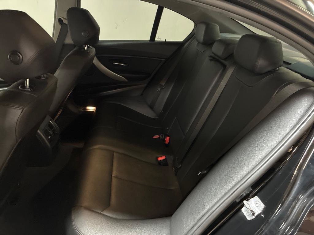 Used 2018 BMW 320i Sedan RWD image 22