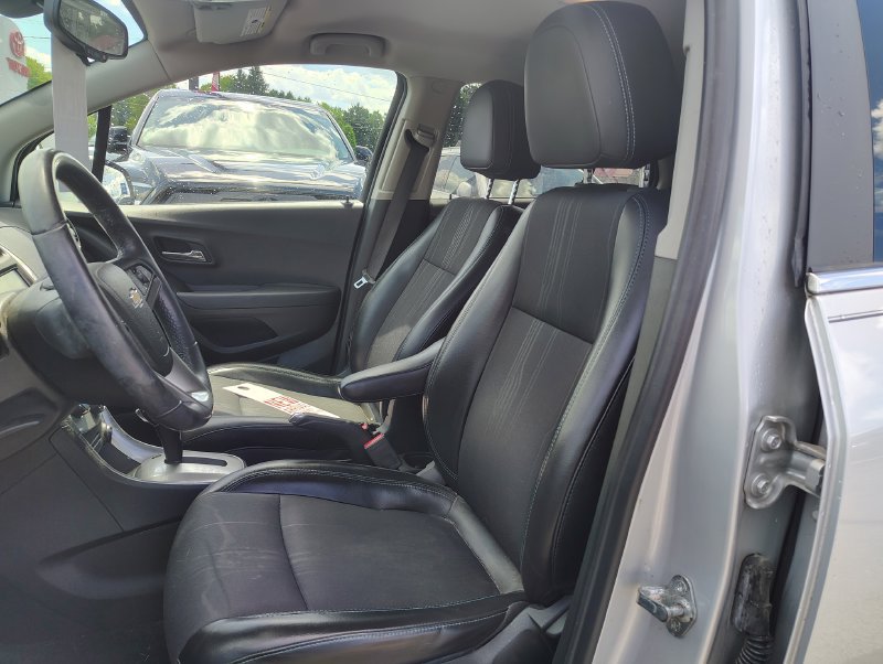 Used 2016 Chevrolet Trax LT w/ LT Convenience Package AWD/4WD image 10
