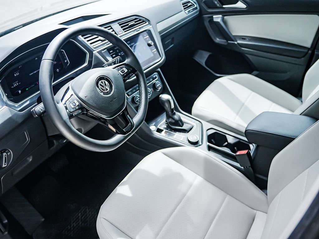 Used 2020 Volkswagen Tiguan SEL AWD/4WD image 4