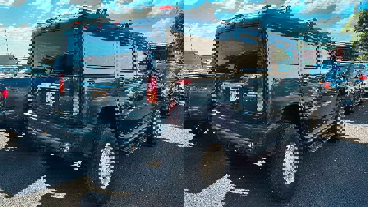Used 2003 HUMMER H2 w/ Preferred Equipment Group image 5