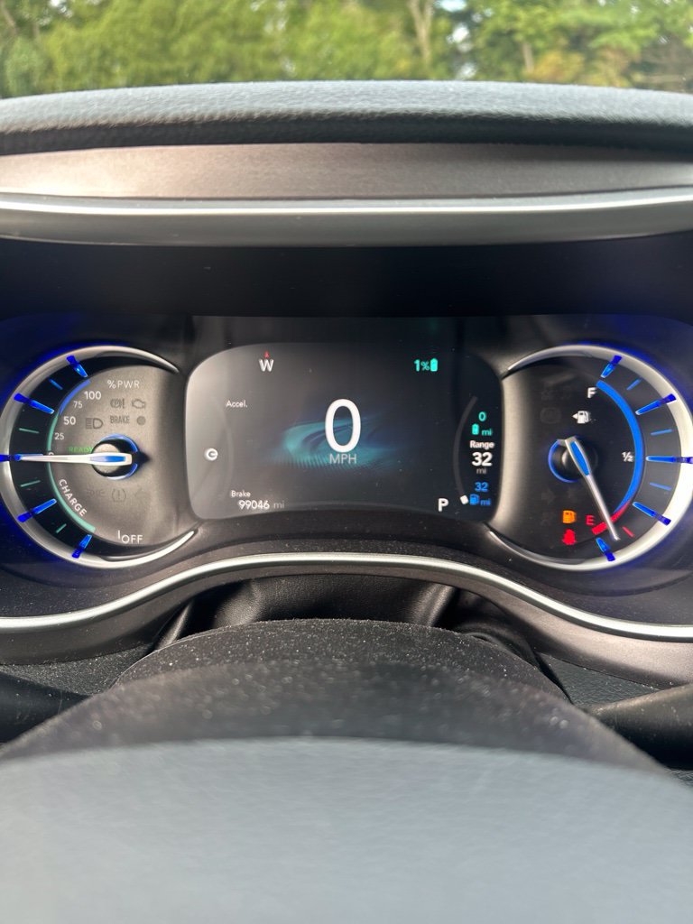 Used 2021 Chrysler Pacifica Touring-L FWD image 12
