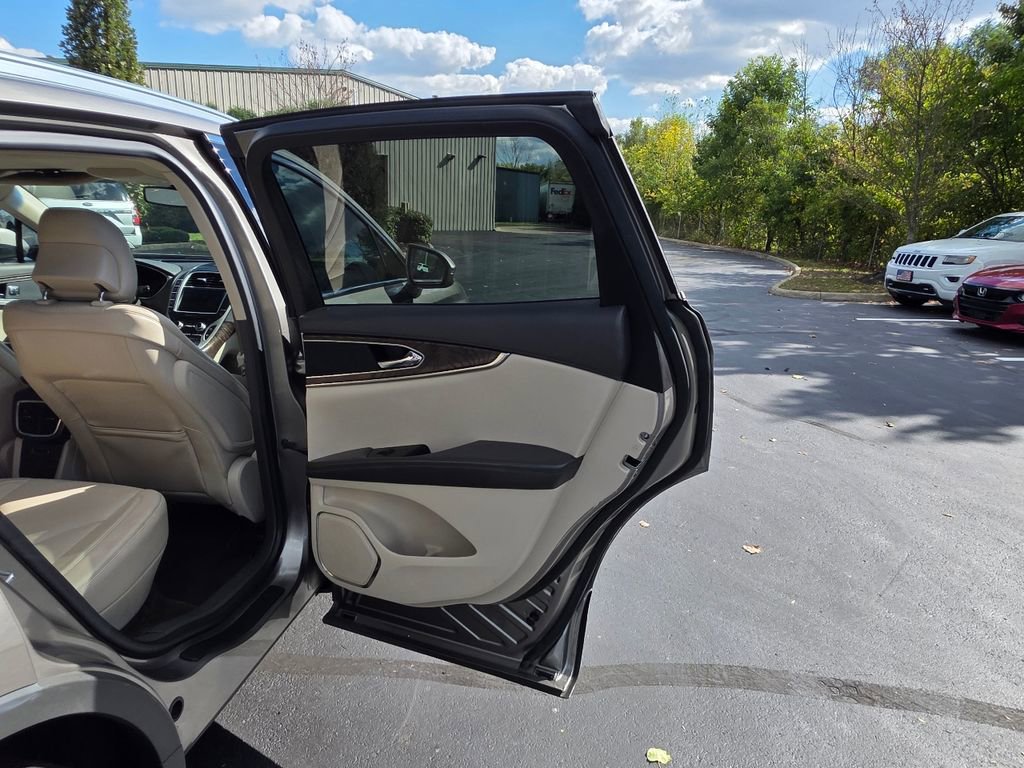 Used 2016 Lincoln MKX Reserve w/ Climate Package image 38