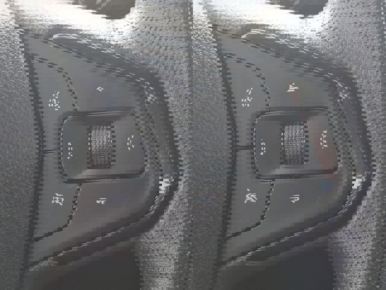 Used 2025 Chevrolet TrailBlazer LT image 24