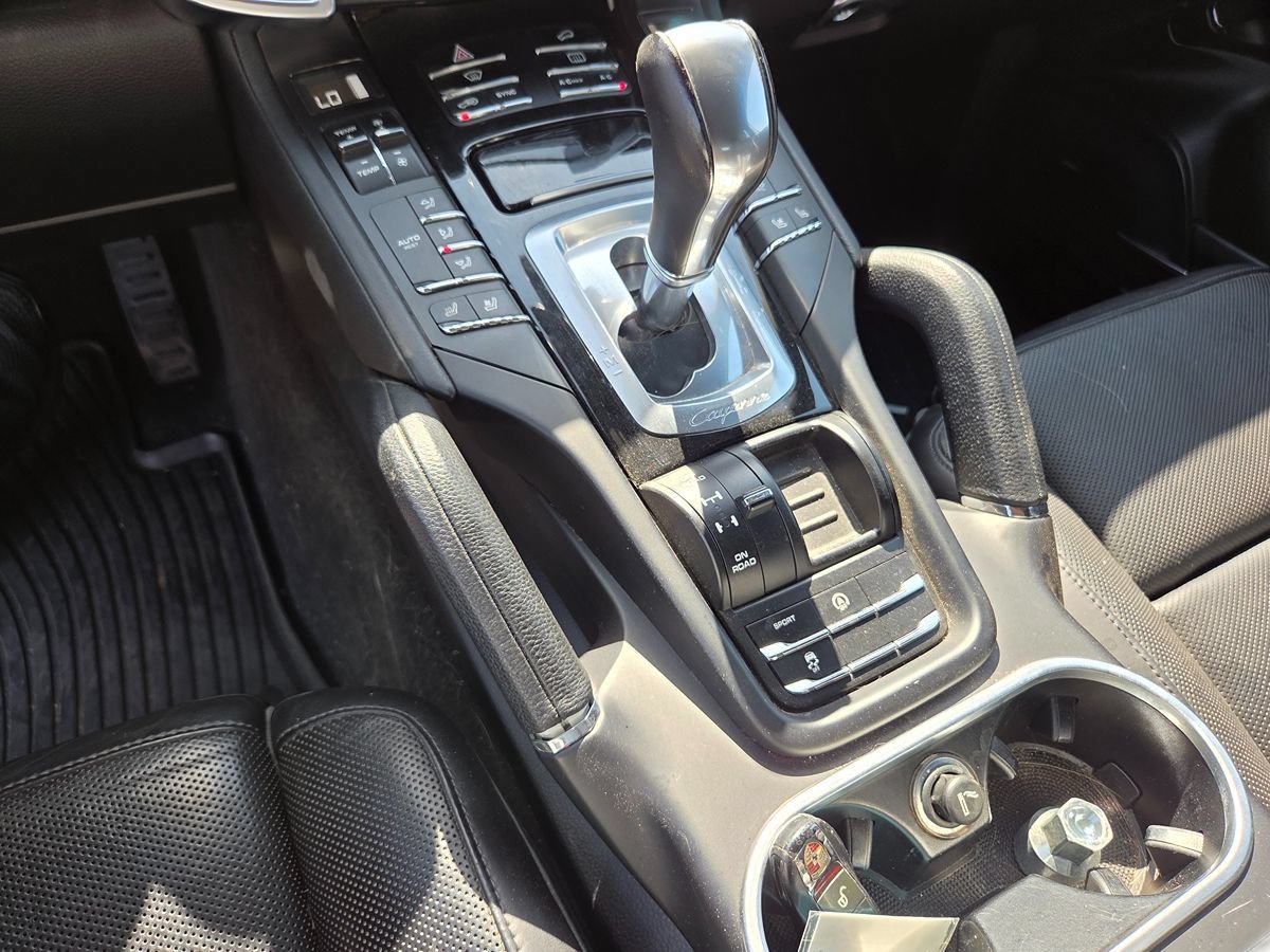 Used 2018 Porsche Cayenne Platinum Edition AWD/4WD image 12
