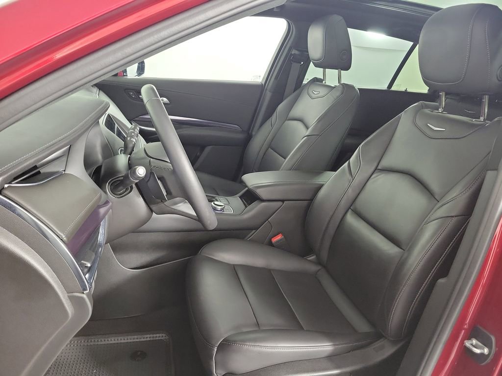 Certified 2023 Cadillac XT4 Luxury w/ Cold Weather Package FWD image 59