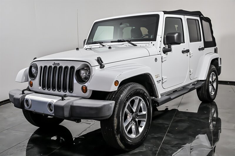 Used 2012 Jeep Wrangler Unlimited Sahara w/ Connectivity Group AWD/4WD image 5