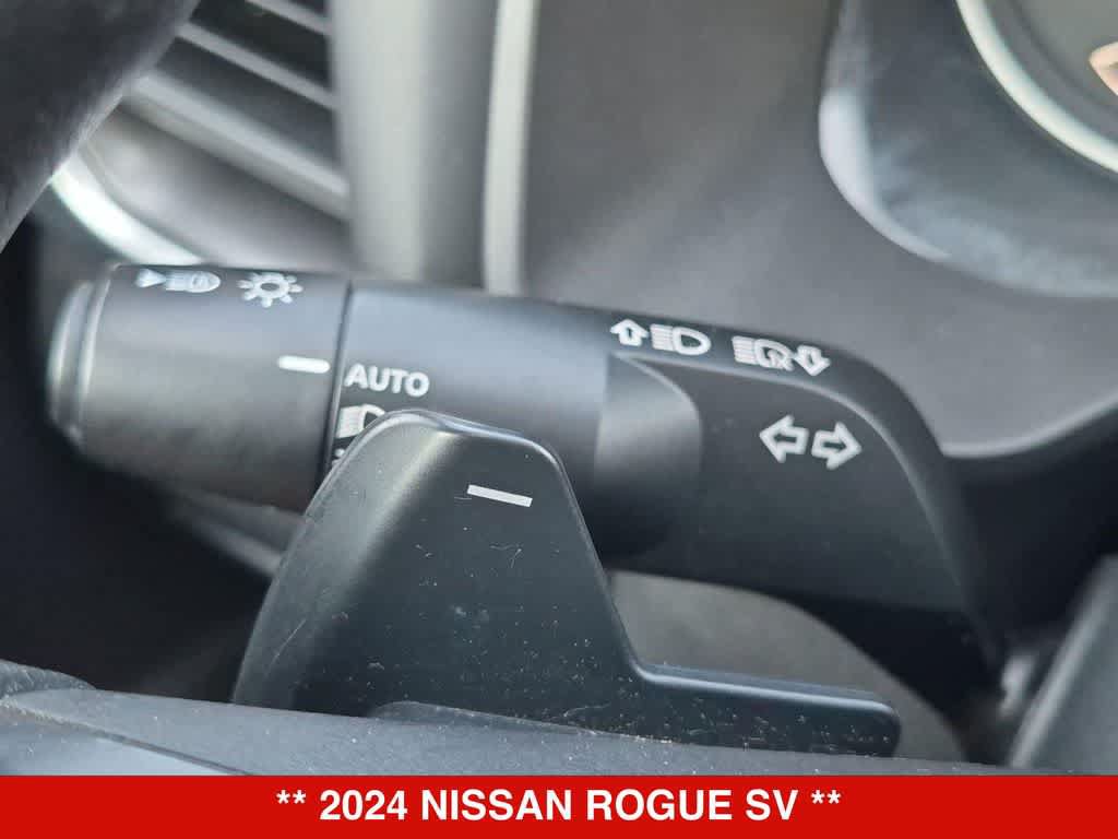 Used 2024 Nissan Rogue SV AWD/4WD image 25