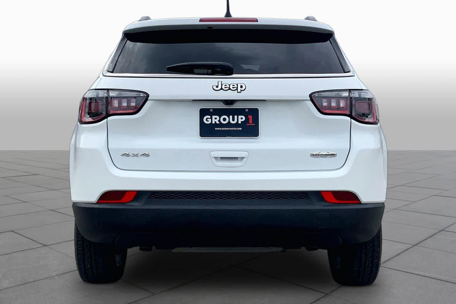 Used 2024 Jeep Compass Latitude AWD/4WD image 5