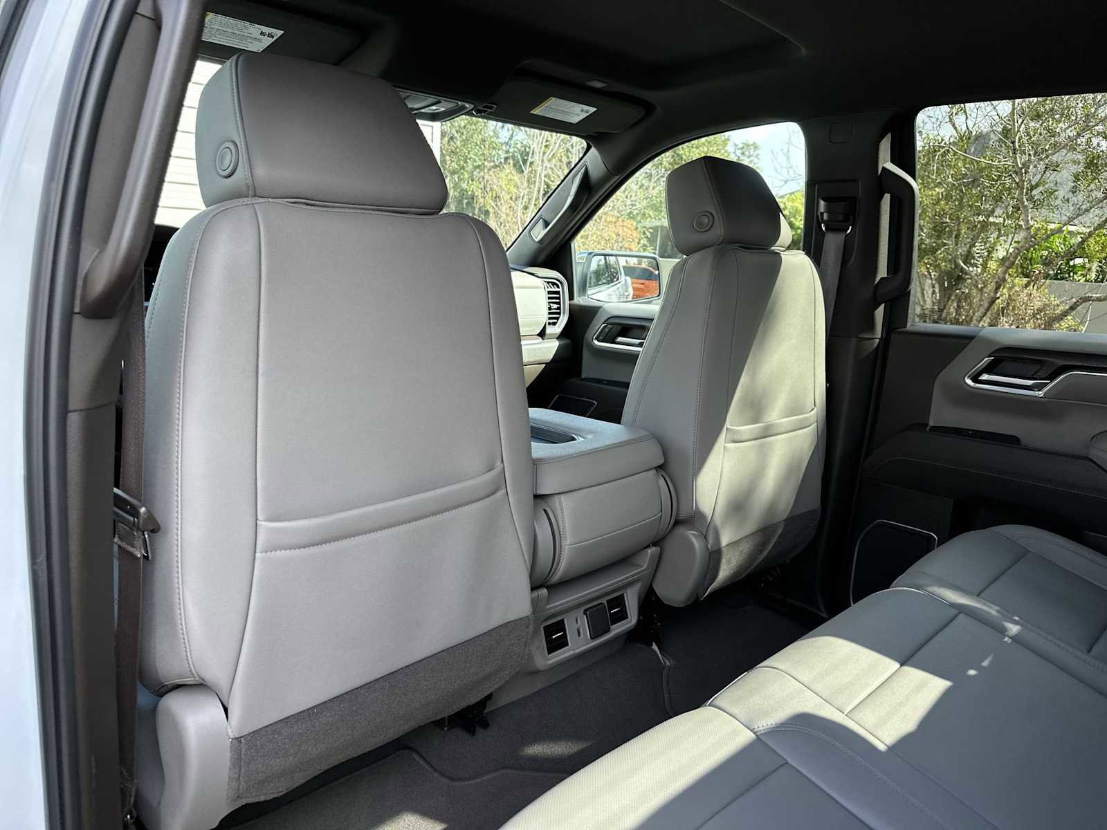 Certified 2025 GMC Sierra 1500 SLT image 16