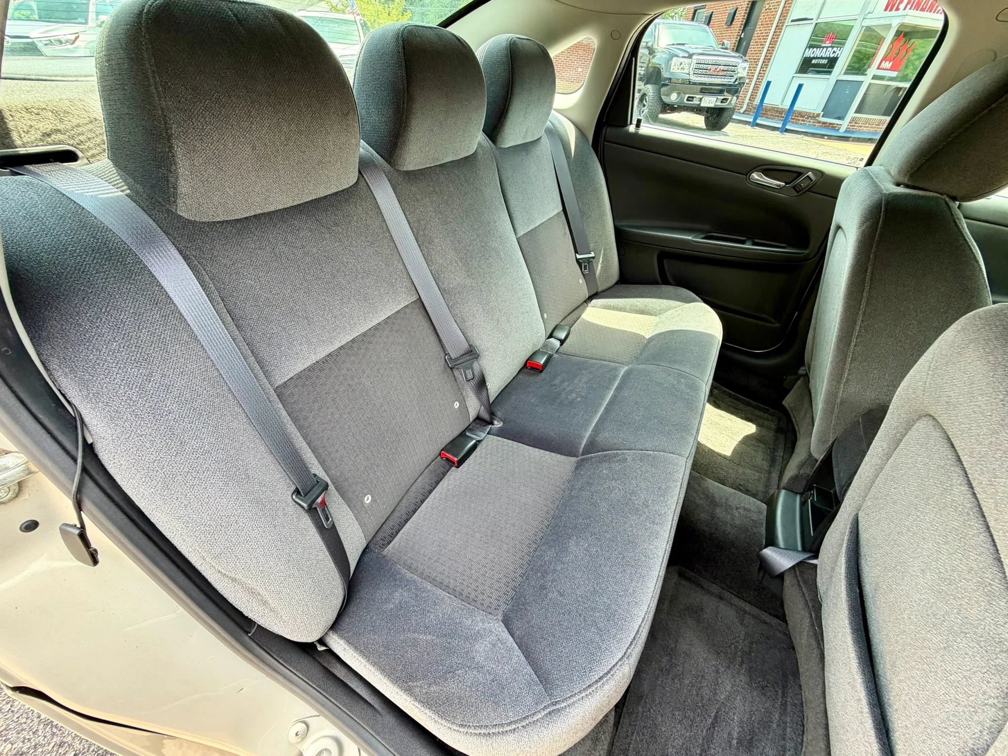 Used 2011 Chevrolet Impala LS FWD image 10