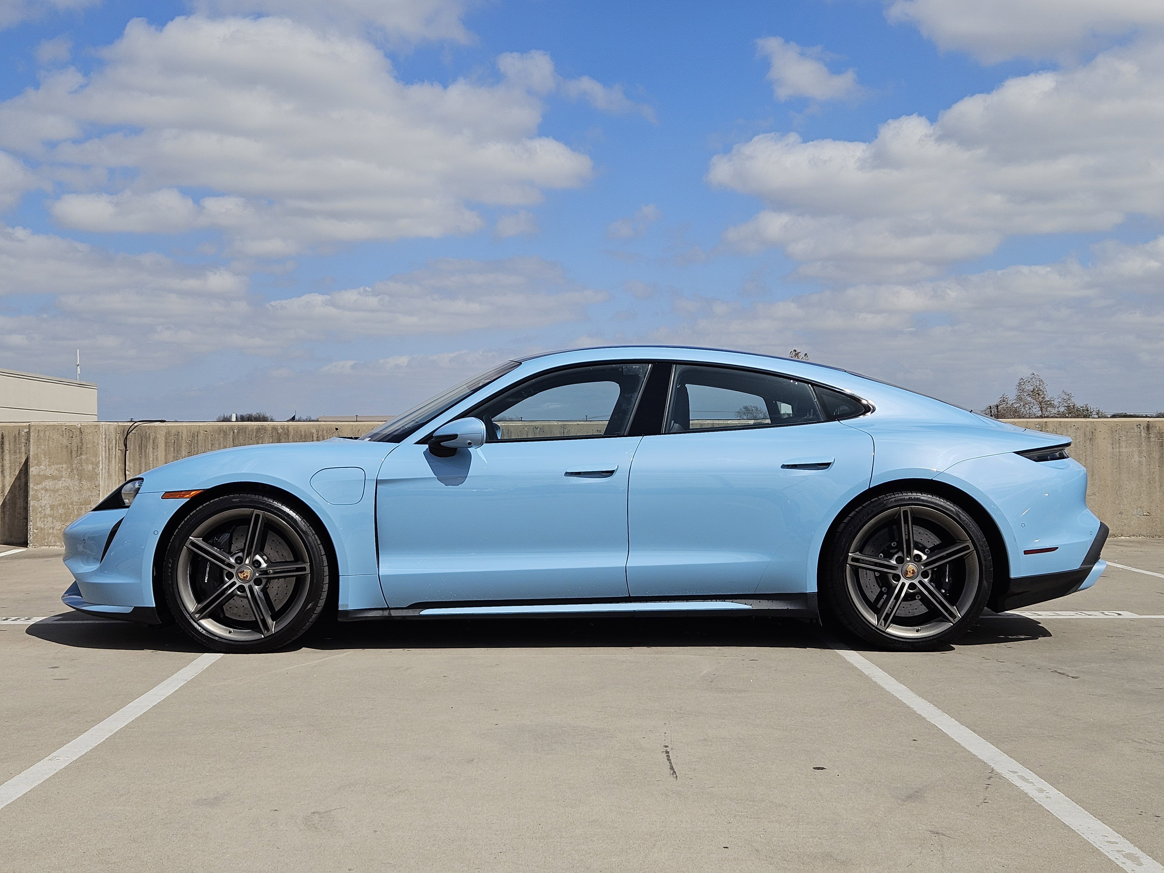 Used 2022 Porsche Taycan Turbo S video 2