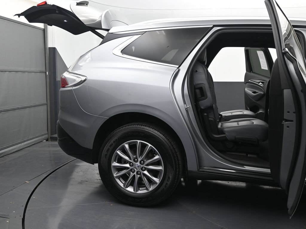 Used 2023 Buick Enclave Essence AWD/4WD image 10