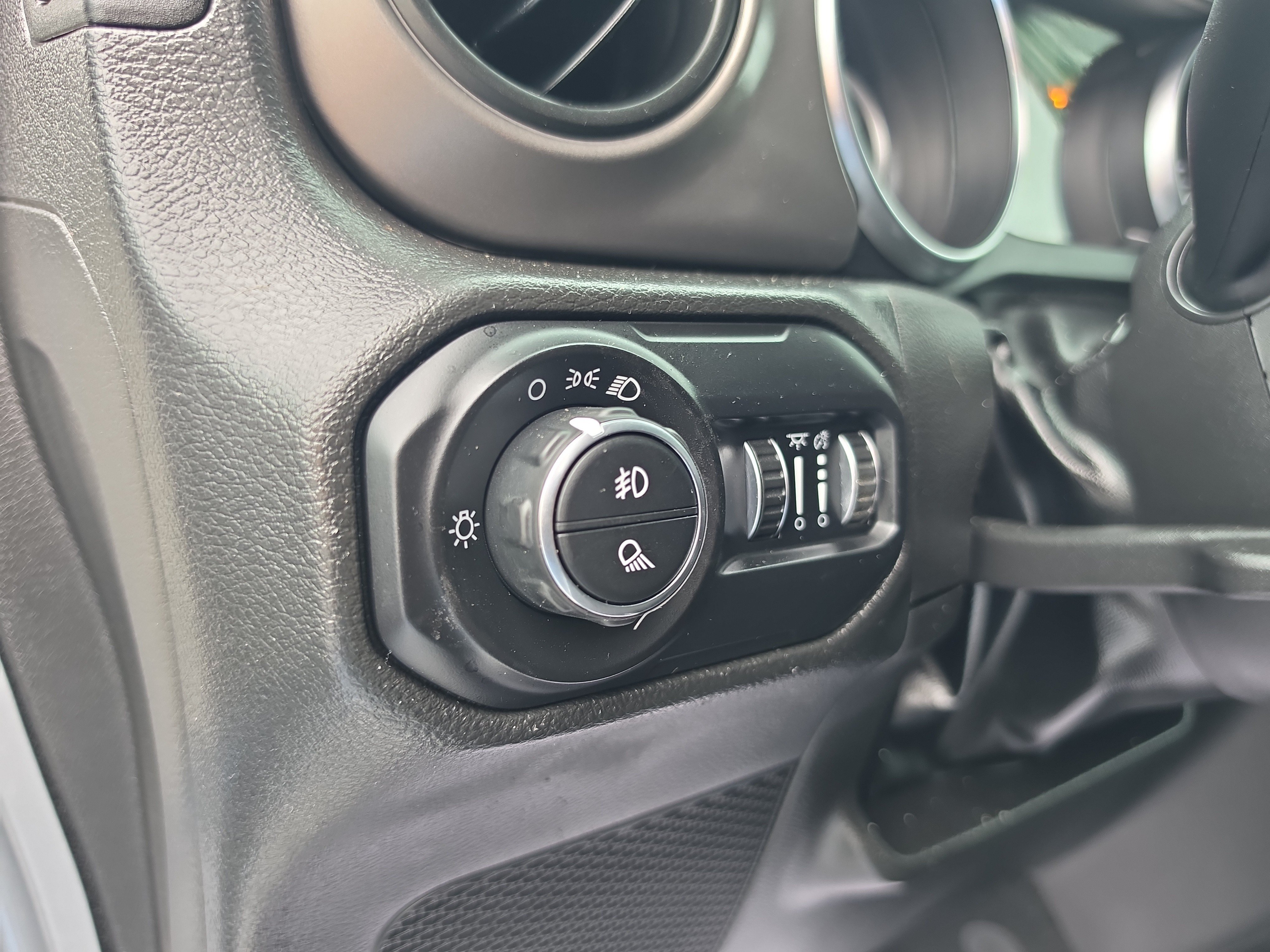 Used 2022 Jeep Gladiator Sport AWD/4WD image 18