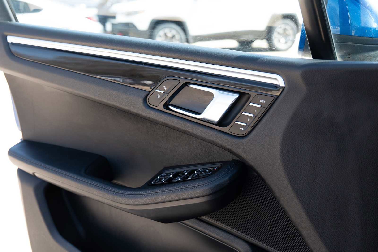 Used 2017 Porsche Macan image 22