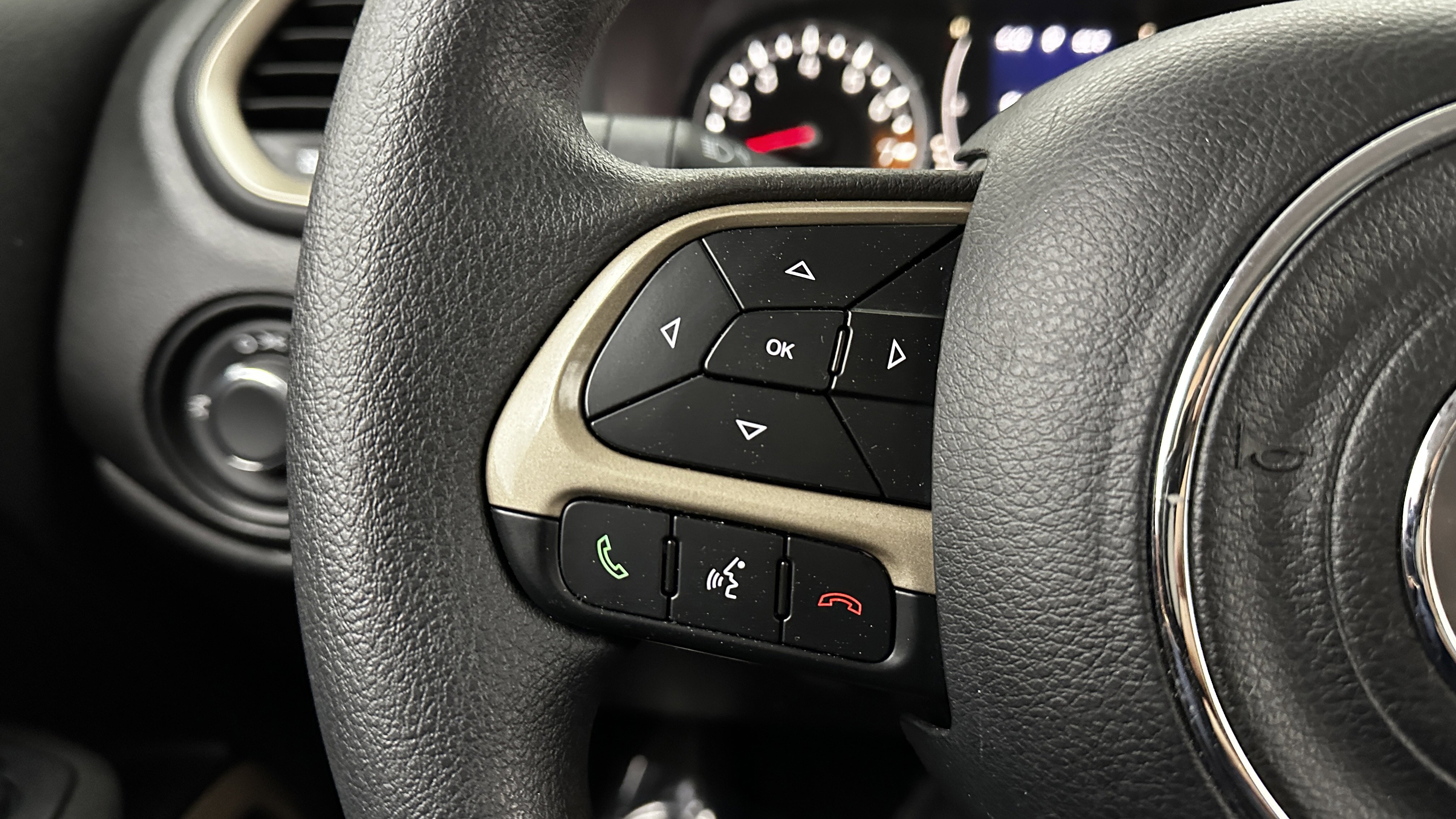 Used 2016 Jeep Renegade Sport w/ Power & Air Group image 15