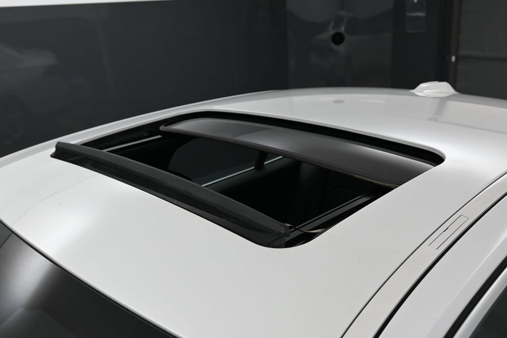 Used 2025 BMW 530i RWD image 13