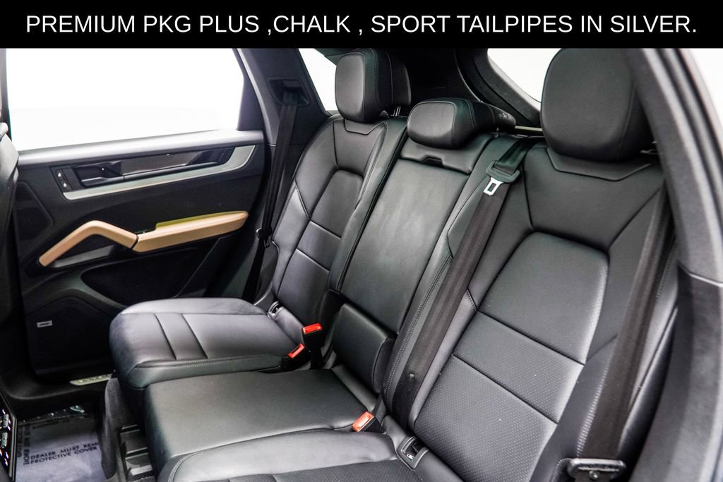 Used 2024 Porsche Cayenne w/ Premium Package Plus (PFM) AWD/4WD image 45