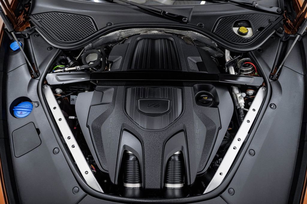 Certified 2025 Porsche Panamera 4 image 29