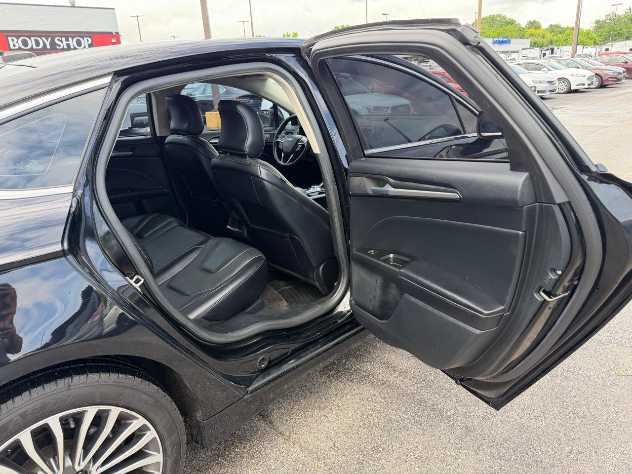 Used 2018 Ford Fusion Titanium AWD/4WD image 10