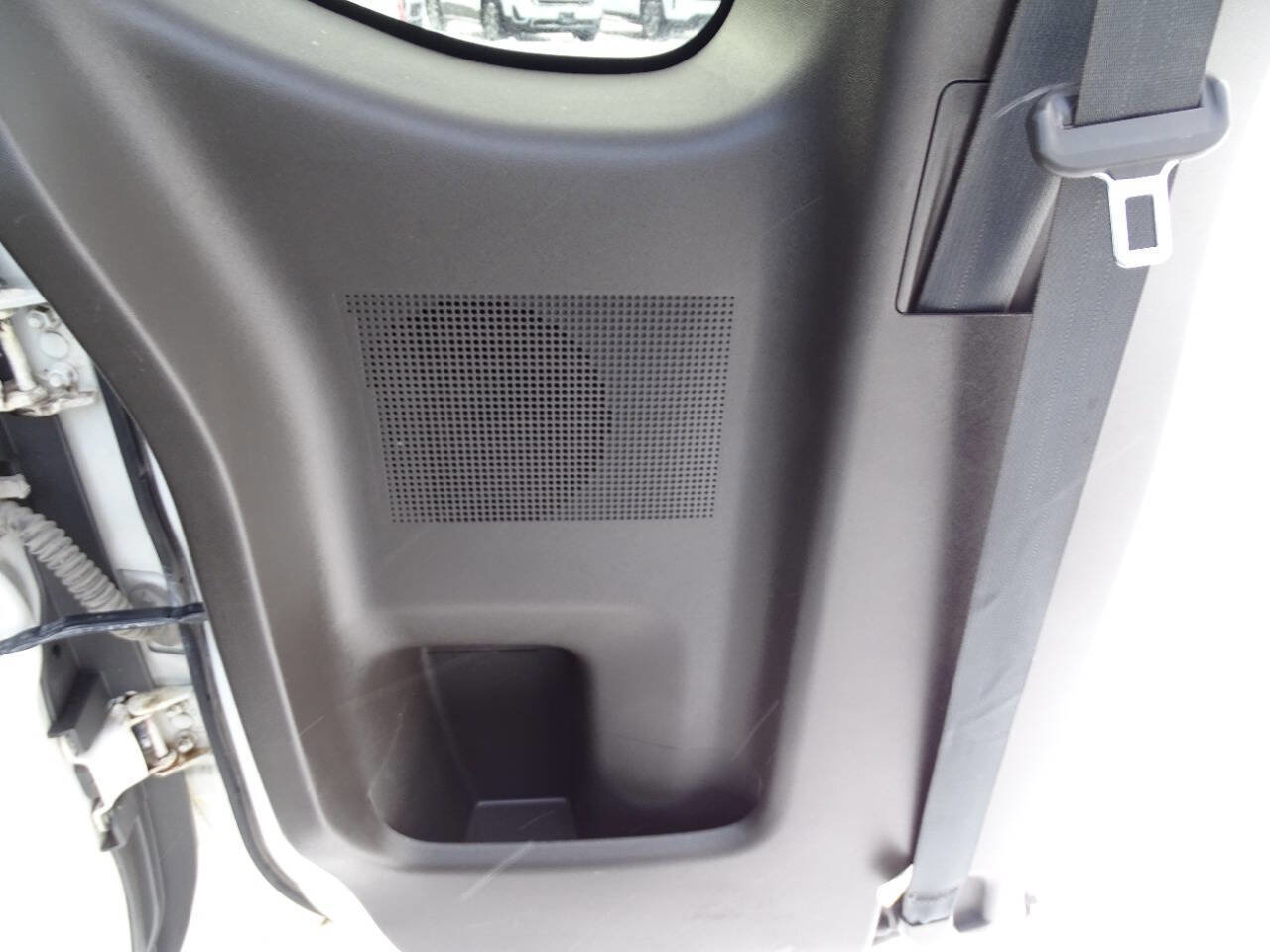 Used 2013 Nissan Frontier SV image 26