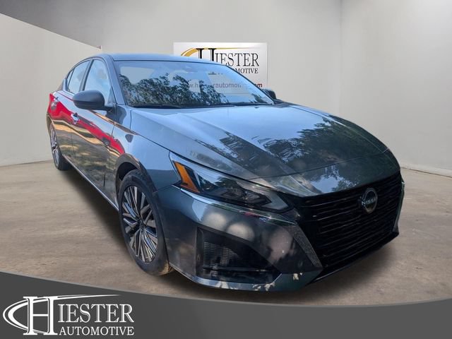 Used 2025 Nissan Altima 2.5 SV FWD video 1