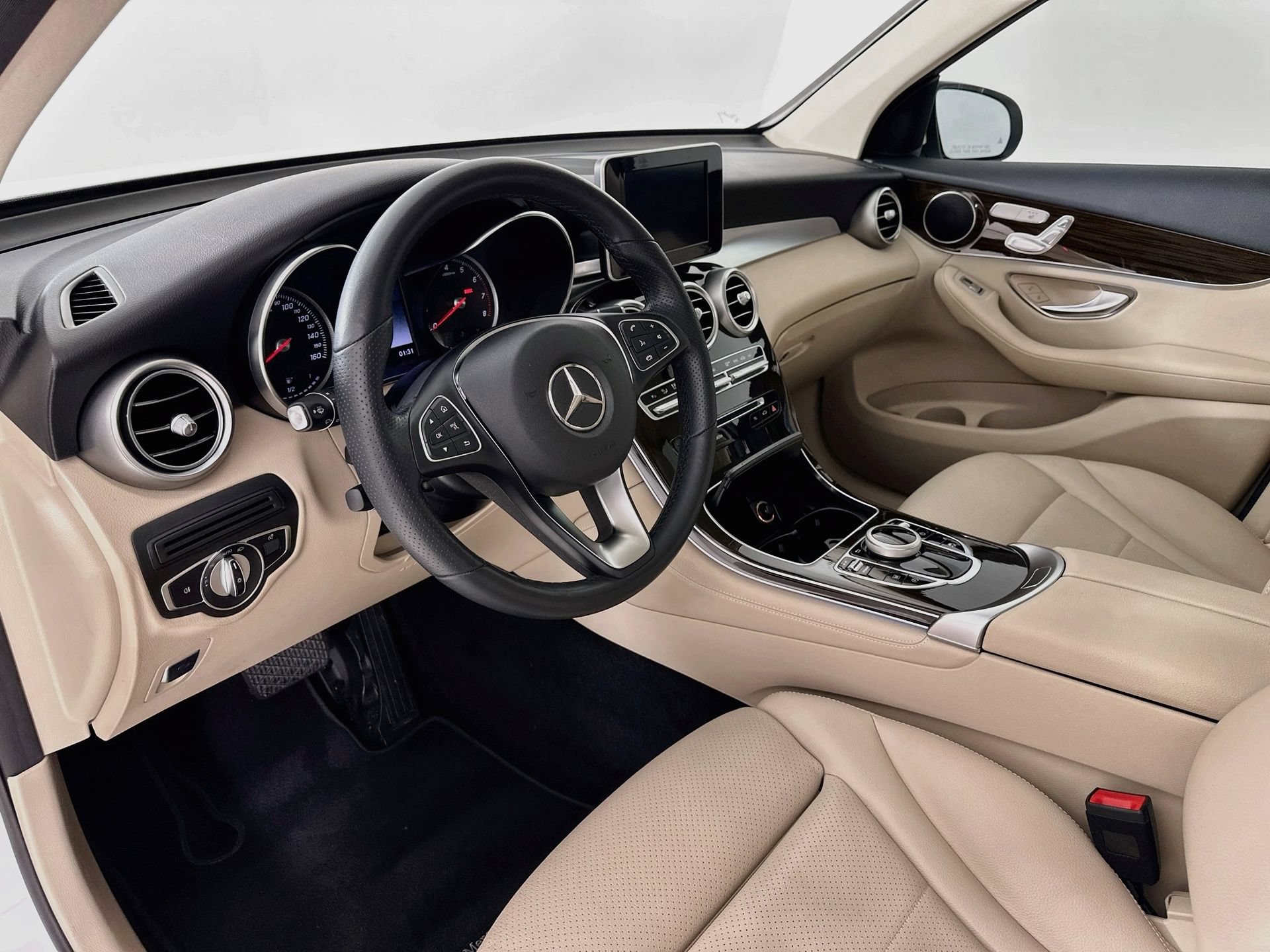 Used 2019 Mercedes-Benz GLC 300 image 10