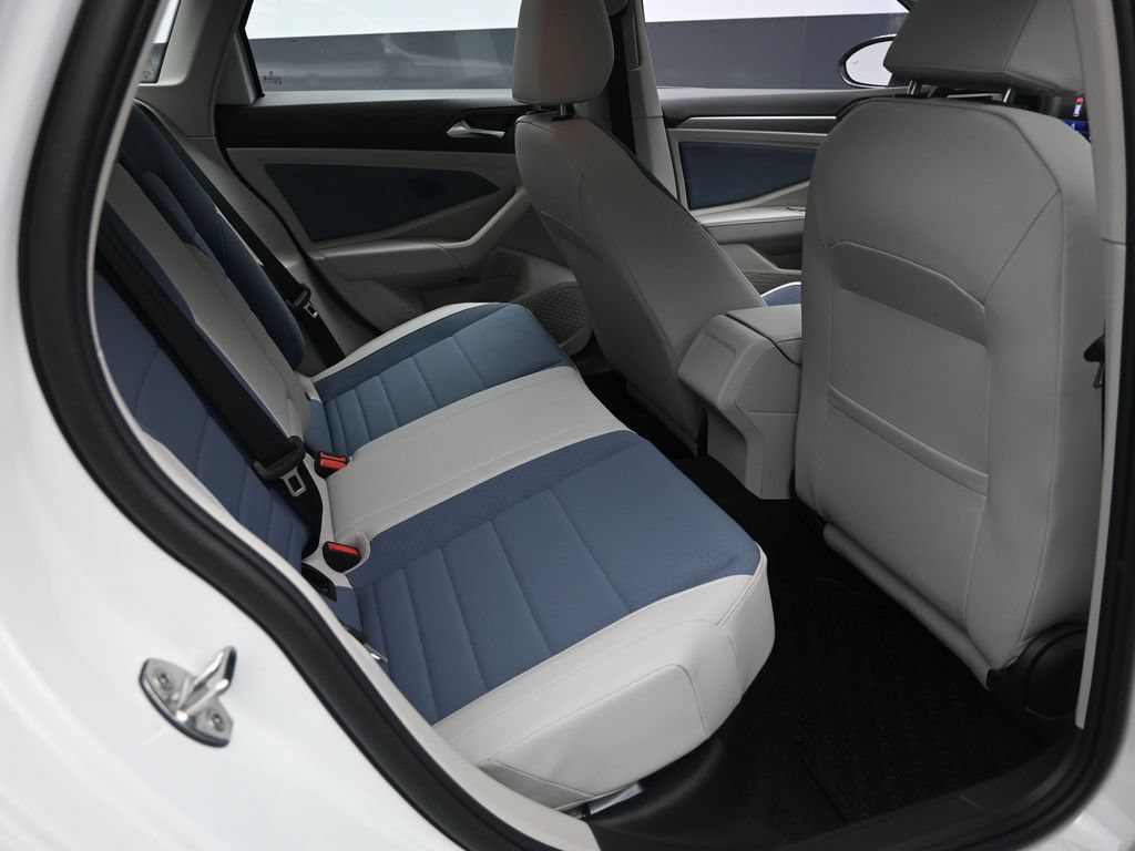 New 2026 Volkswagen Jetta SE FWD image 24