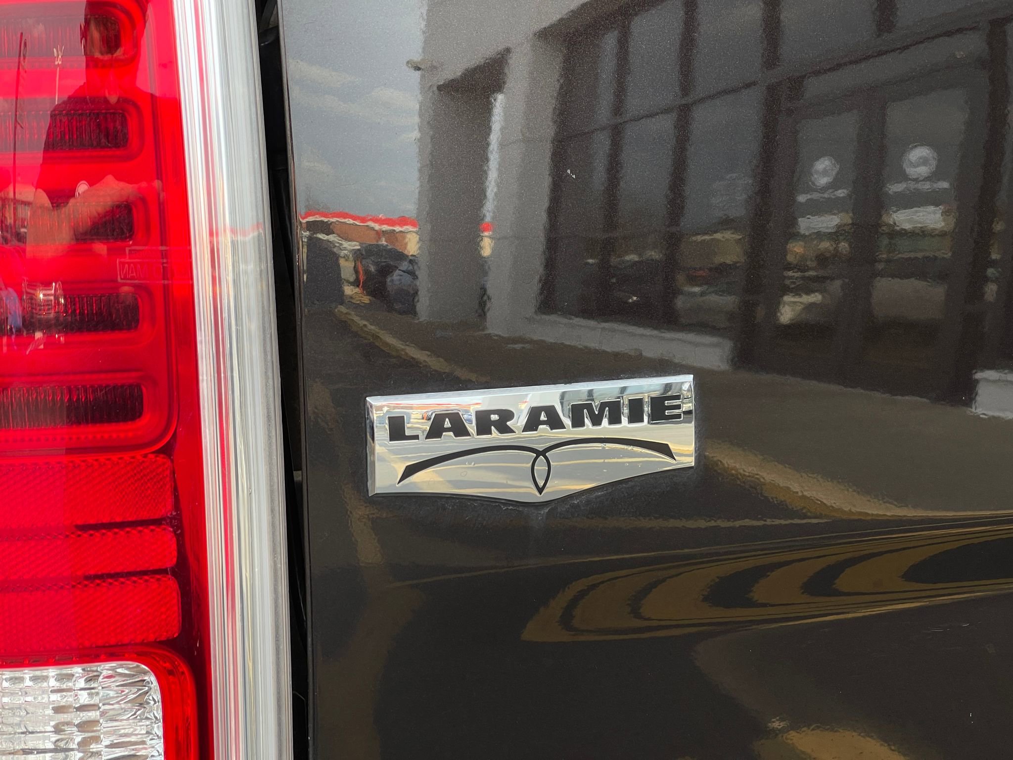 Used 2016 RAM 2500 Laramie w/ Cold Weather Group image 38