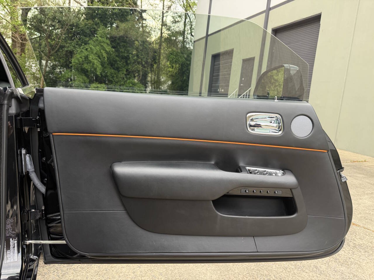 Used 2018 Rolls-Royce Dawn RWD image 54