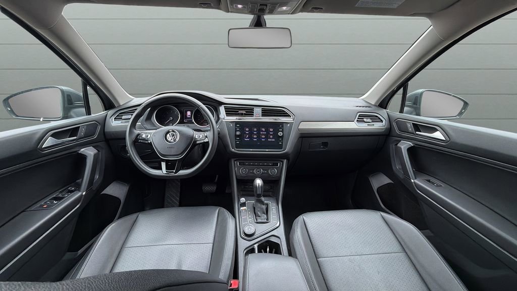 Used 2020 Volkswagen Tiguan SE AWD/4WD image 9