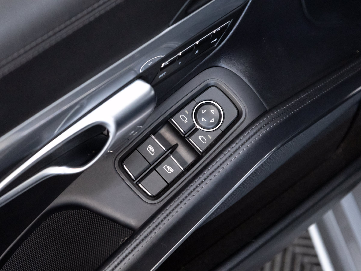 Certified 2024 Porsche 718 Cayman RWD image 30