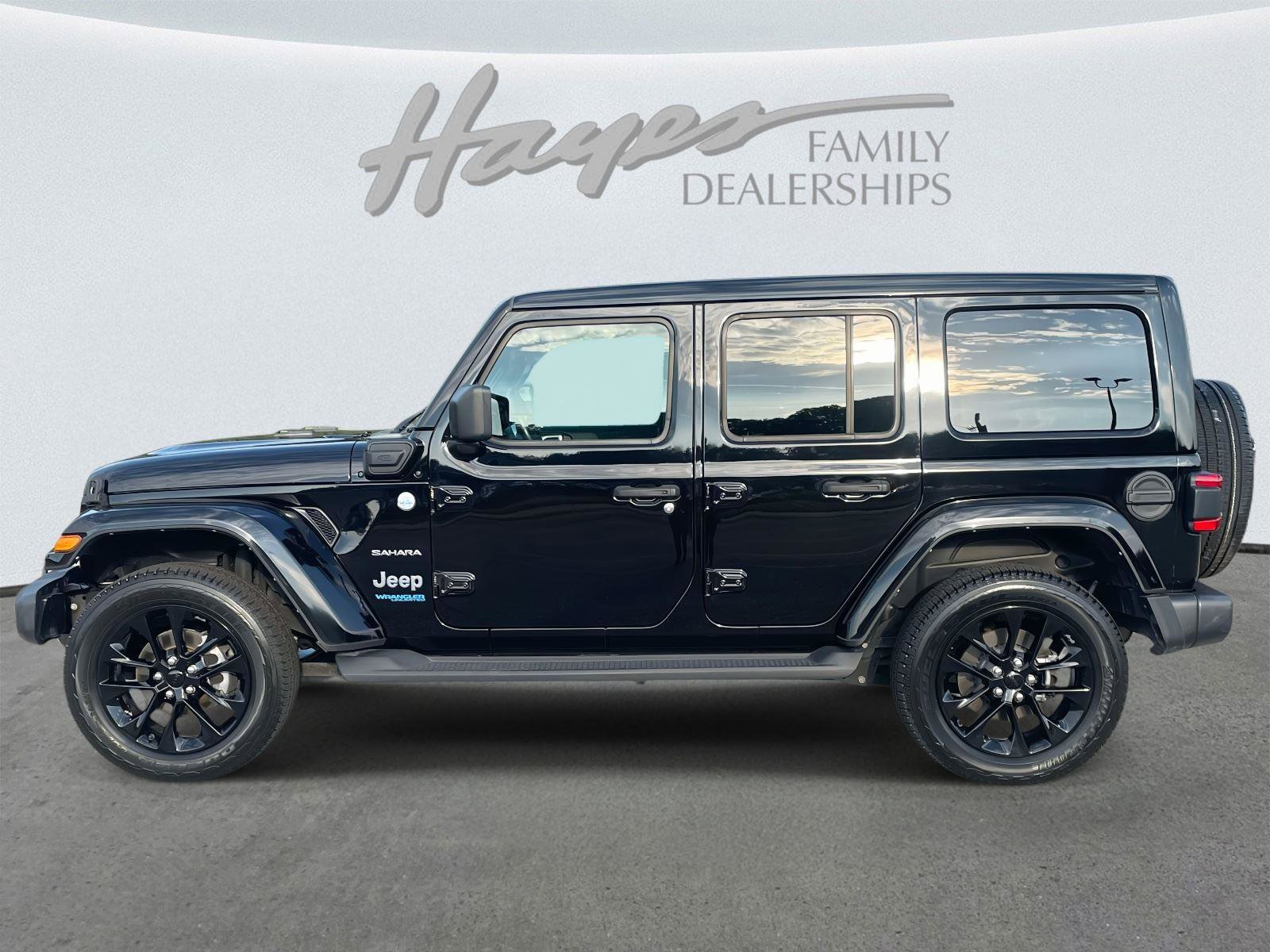 Used 2021 Jeep Wrangler Unlimited Sahara image 35