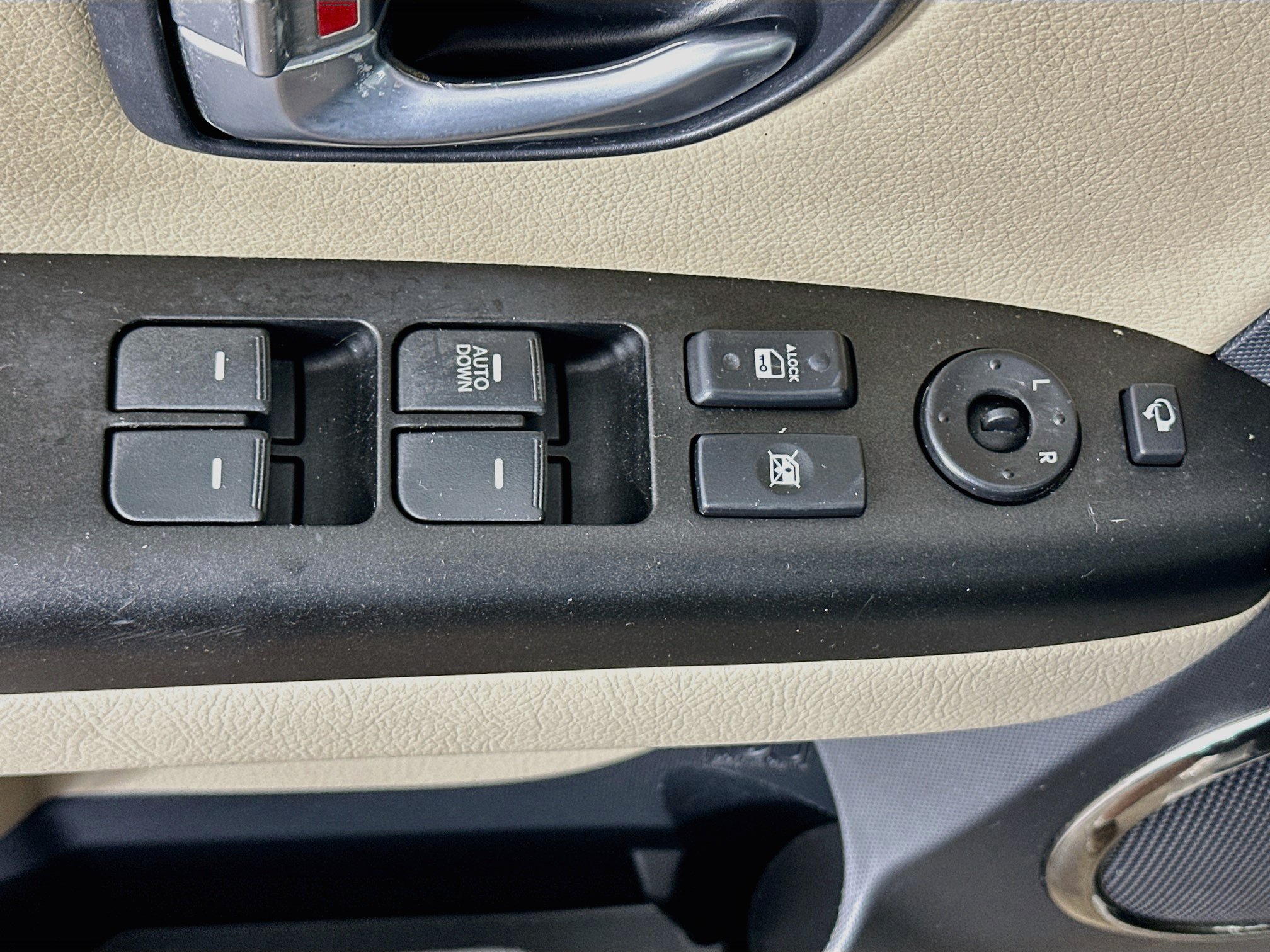 Used 2013 Kia Soul ! w/ Premium Pkg FWD image 15