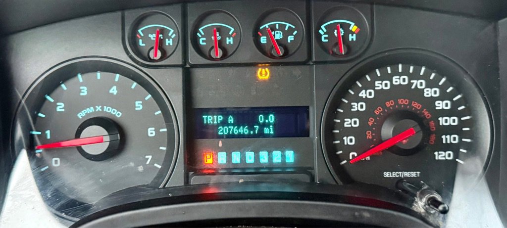 Used 2010 Ford F150 STX image 11