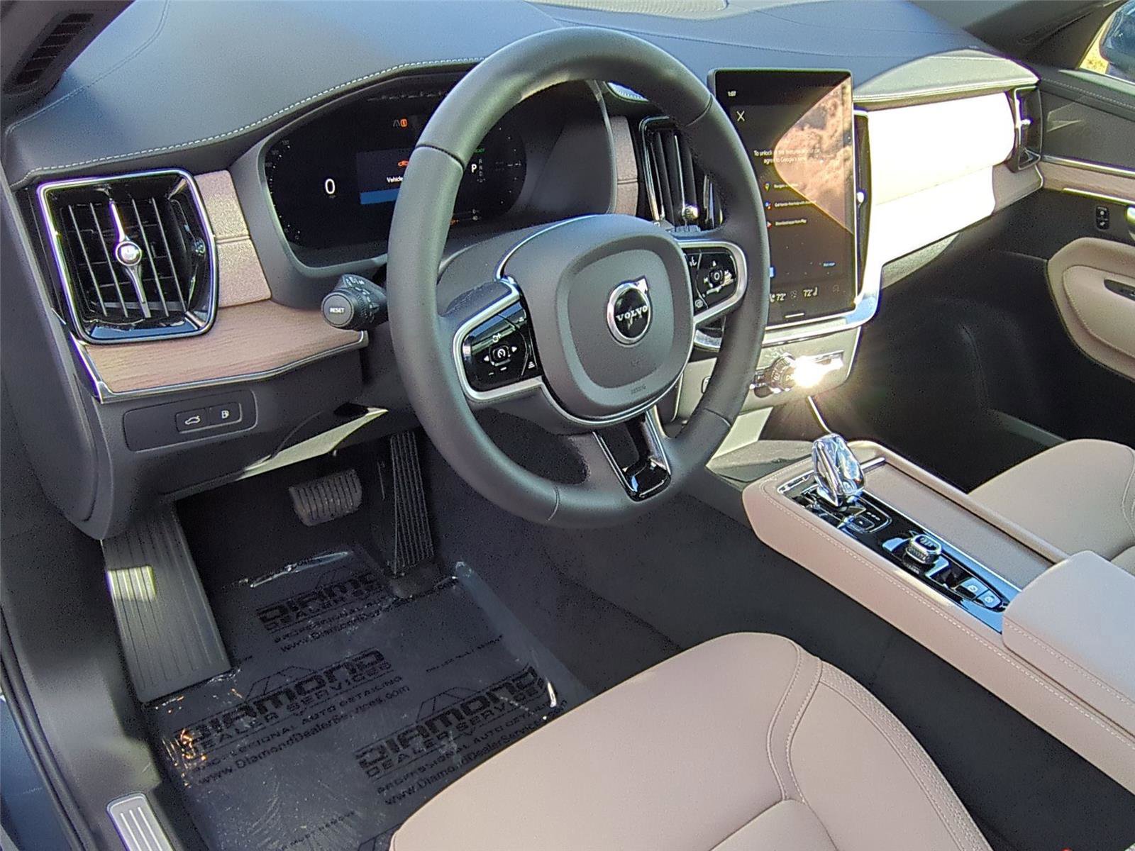 New 2026 Volvo XC90 T8 Plus w/ Protection Package Premier AWD/4WD image 9