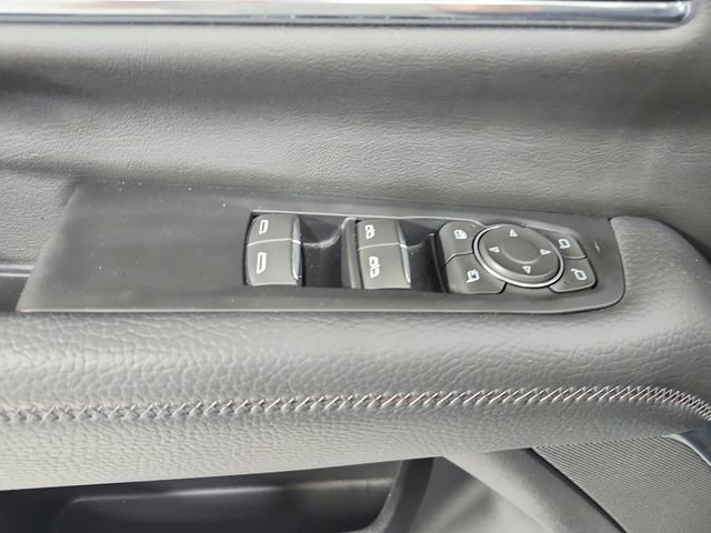 Used 2025 GMC Yukon XL Denali image 31