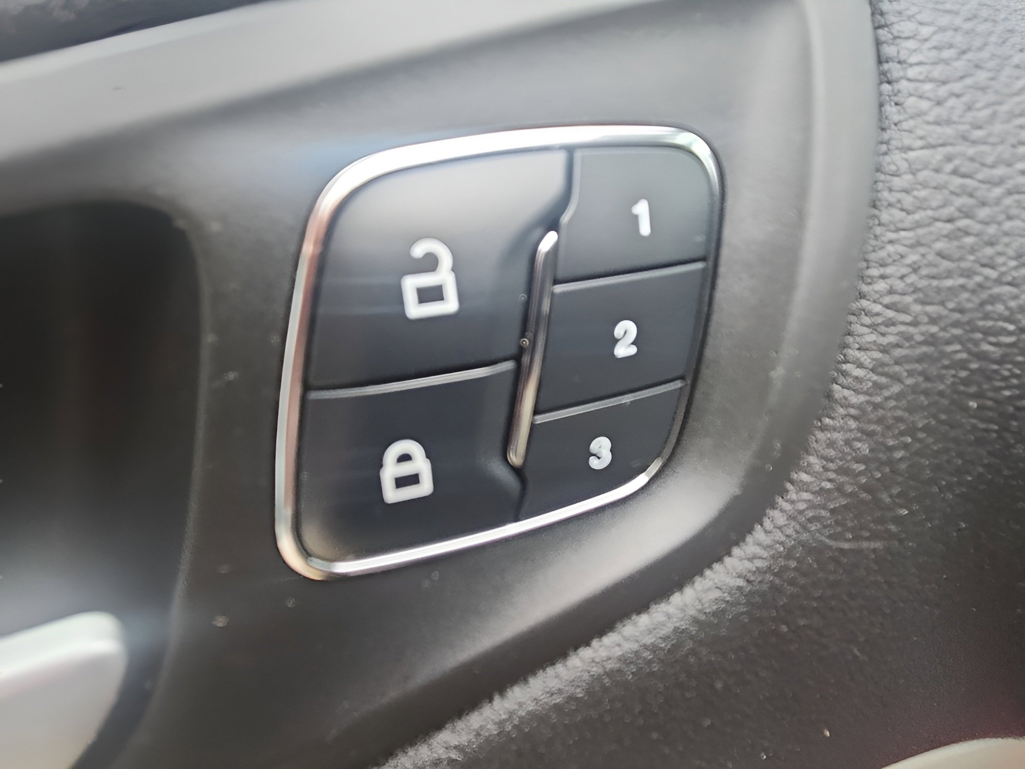 Used 2015 Ford Escape Titanium AWD/4WD image 16