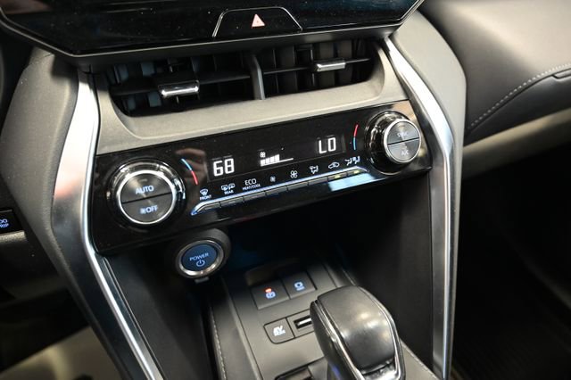 Used 2022 Toyota Venza LE AWD/4WD image 18