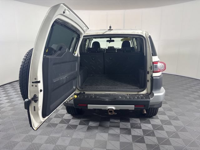 Used 2012 Toyota FJ Cruiser 4WD w/ Convenience Pkg image 18