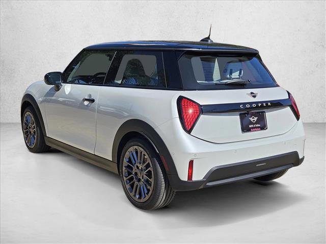 Used 2025 MINI Cooper 2-Door Hardtop image 8
