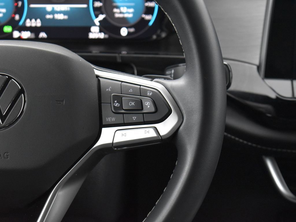 Used 2024 Volkswagen Atlas Cross Sport SE image 20