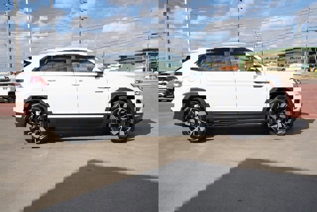 New 2026 Volkswagen Atlas Cross Sport SE image 7