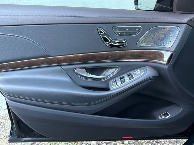 Used 2019 Mercedes-Benz S 560 4MATIC Sedan w/ AMG Line Exterior image 22