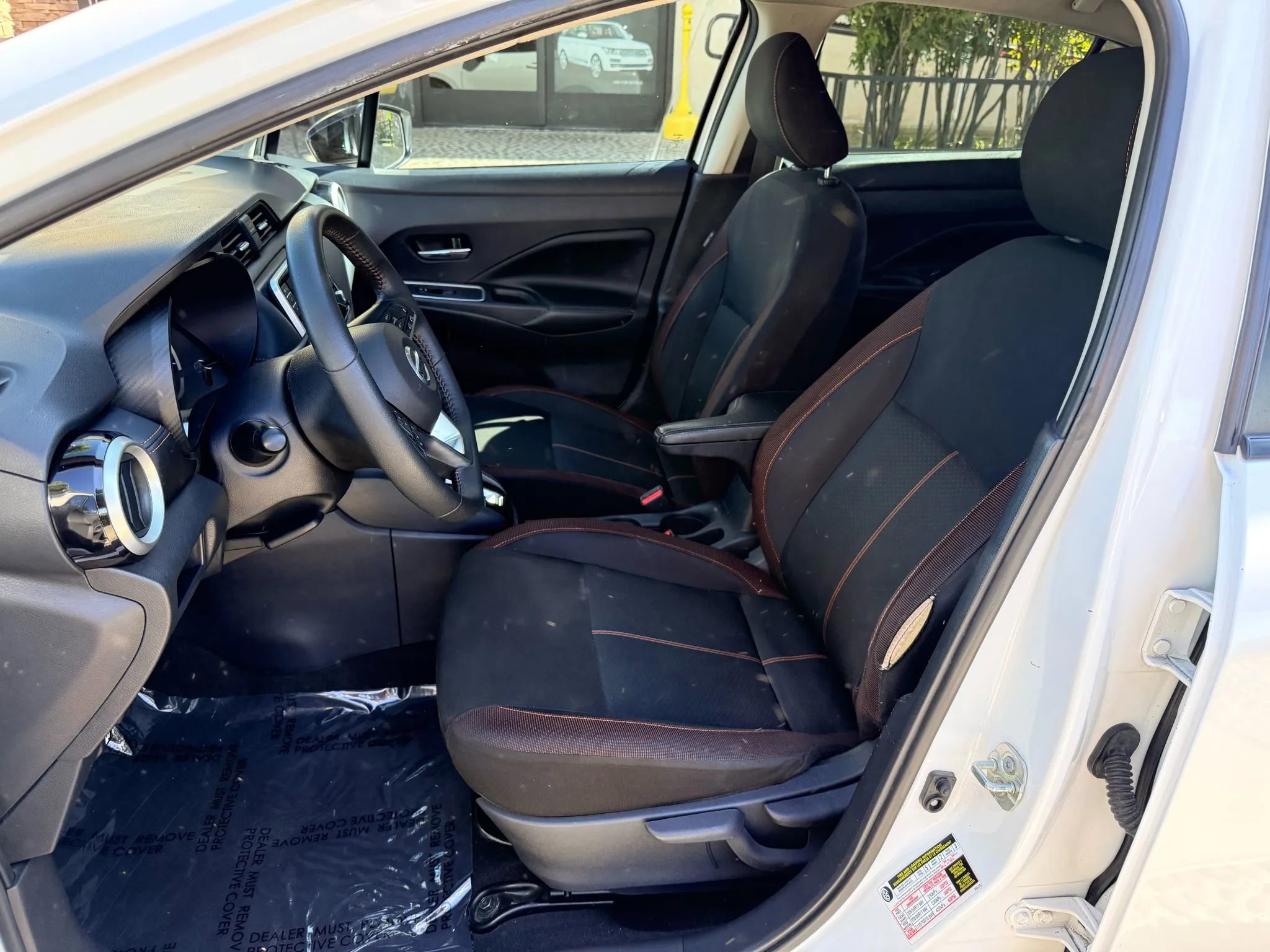 Used 2021 Nissan Versa SR w/ Convenience Package image 9