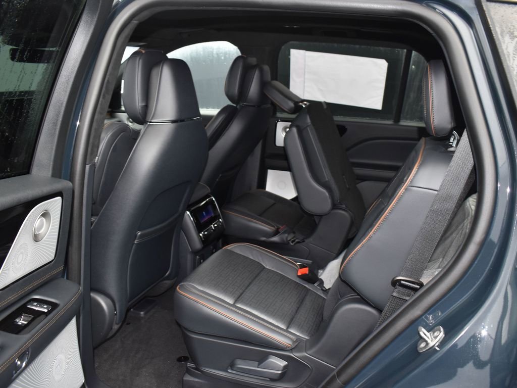 New 2025 Lincoln Aviator Black Label image 11